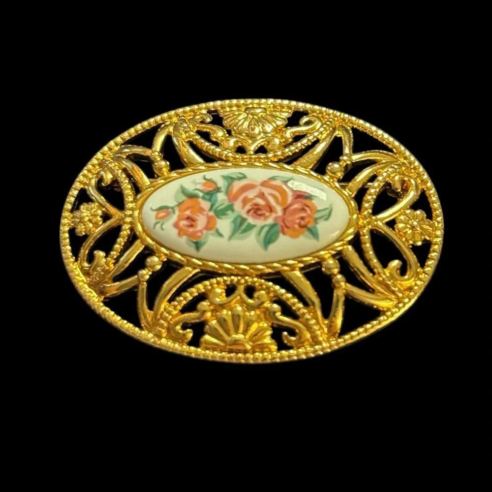 Vintage Avon Gold Tone Filigree Brooch with Porcelain‎ Rose Center